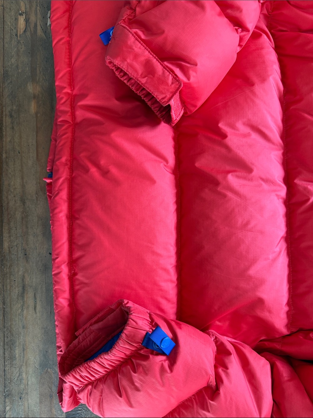 The North Face mens Red and Blue Puffer Jacket- like new used condition. - Picture 5 of 5